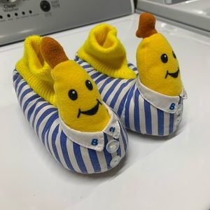 VINTAGE Kids Bananas in Pajamas Slippers